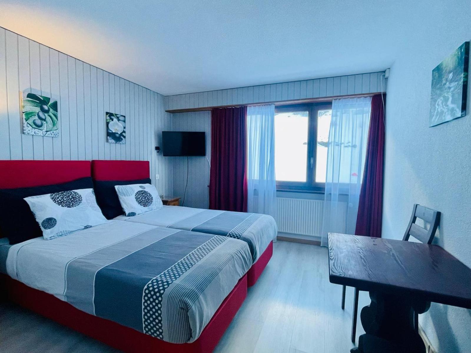 Auberge Des Charmettes Бург-Сен-Пьер Экстерьер фото